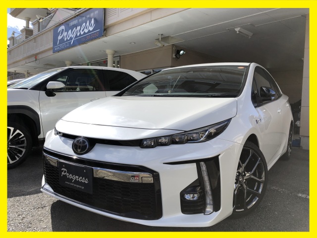 プリウスＰＨＶ　Ｓナビパッケージ・ＧＲスポーツ　１１．６型ナビ　セーフティセンス　ＧＲ専用パーツ　１８ＡＷ　４眼ＬＥＤ　ＬＥＤビーム　リヤフォグ　ＢＴ　Ｂカメラ　ドラレコ　ハーフレザー　シートヒーター　トノカバー　記録簿　グー鑑定　グー故障診断