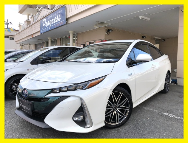 プリウスＰＨＶ　Ａ　セーフティセンスＰ　ＢＳＭ　ＩＴＳ　急速充電　４眼ＬＥＤ　１１．６ナビＴＶ　ＢＴ　Ｂカメラ　１７ＡＷ　シートヒーター　１５００Ｗ　前後ドラレコ　トノカバー　記録簿　グー鑑定　グー故障診断